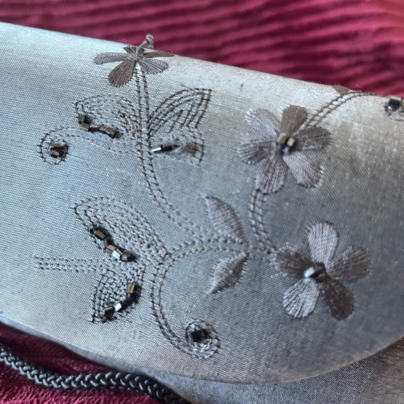 Small party purse. - Picture 5 of 5